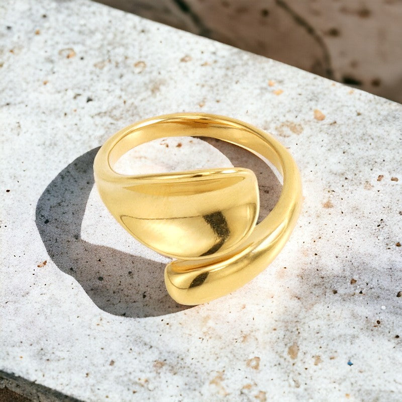 Inel Gliteratti Golden Petal - placat cu aur de 18k