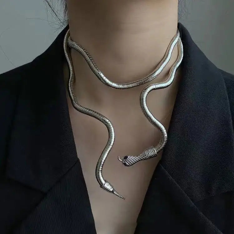 Colier/bratara Medusa Silver