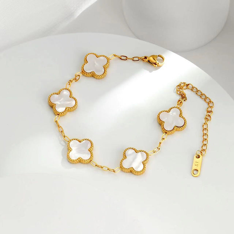 Bratara placata cu aur de 18k Glitterati Clover - white
