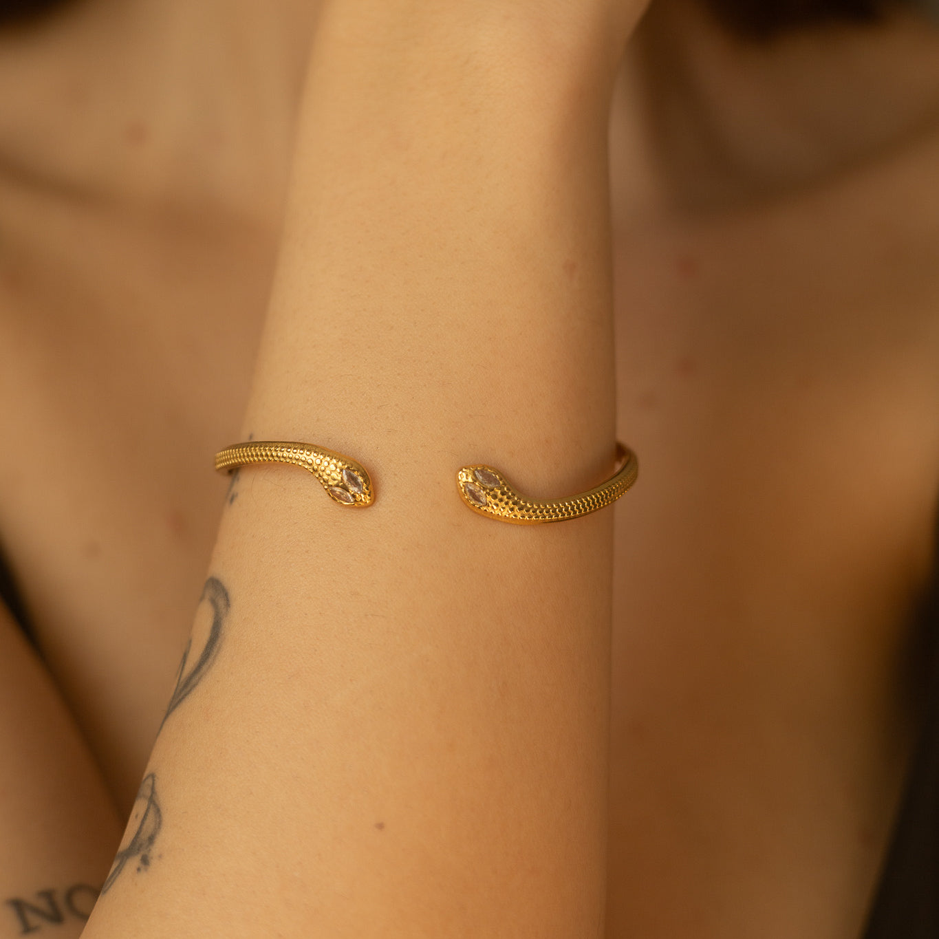 Bratara placata cu aur de 18k Glitterati Guardian