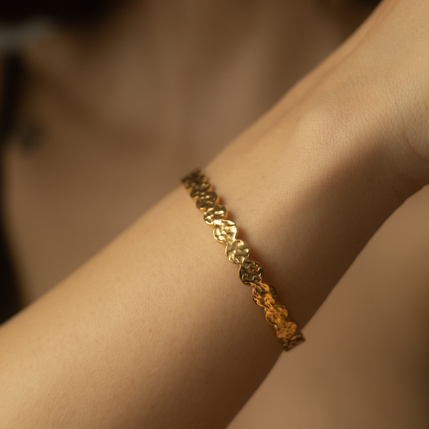 Bratara placata cu aur de 18k Glitterati Ripples