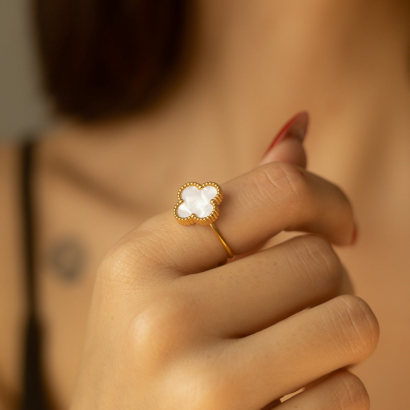 Inel placat cu aur de de 18k Glitterati Clover - white