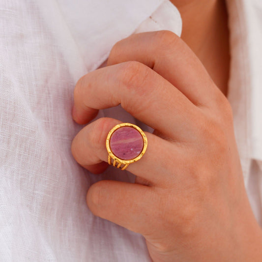 Inel Glitterati placat cu aur de 18K și piatră naturală rodonit