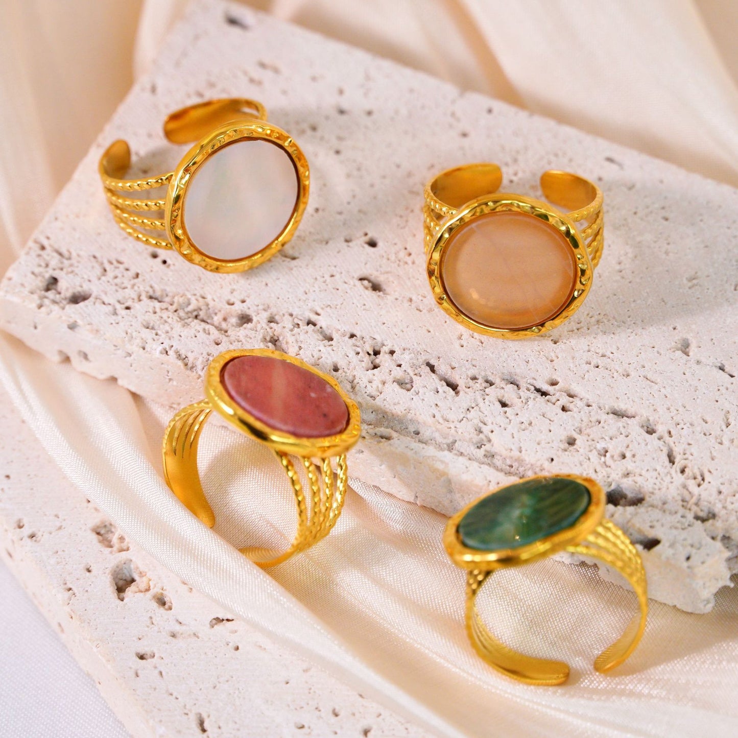 Inel Glitterati   placat cu aur de 18K și piatră naturală sidef