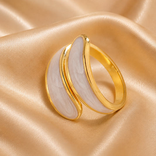 Inel placat cu aur de 18k și mother of pearl Glitterati Spiral
