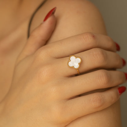 Inel placat cu aur de de 18k Glitterati Clover - white